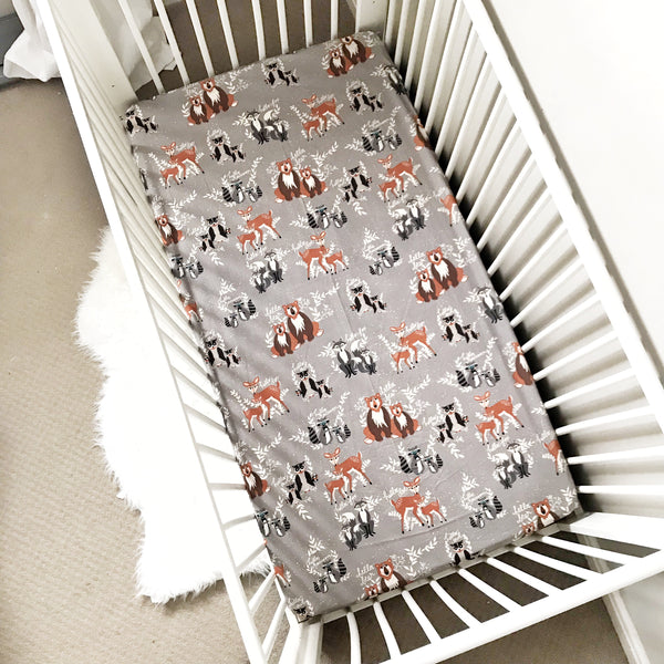Crib Sheet - Hello Bear - Dotboxed